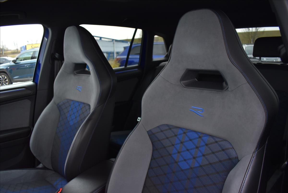 Volkswagen Tiguan 2,0 TSi  DSG 4x4 R 235kW LED Assist - 24