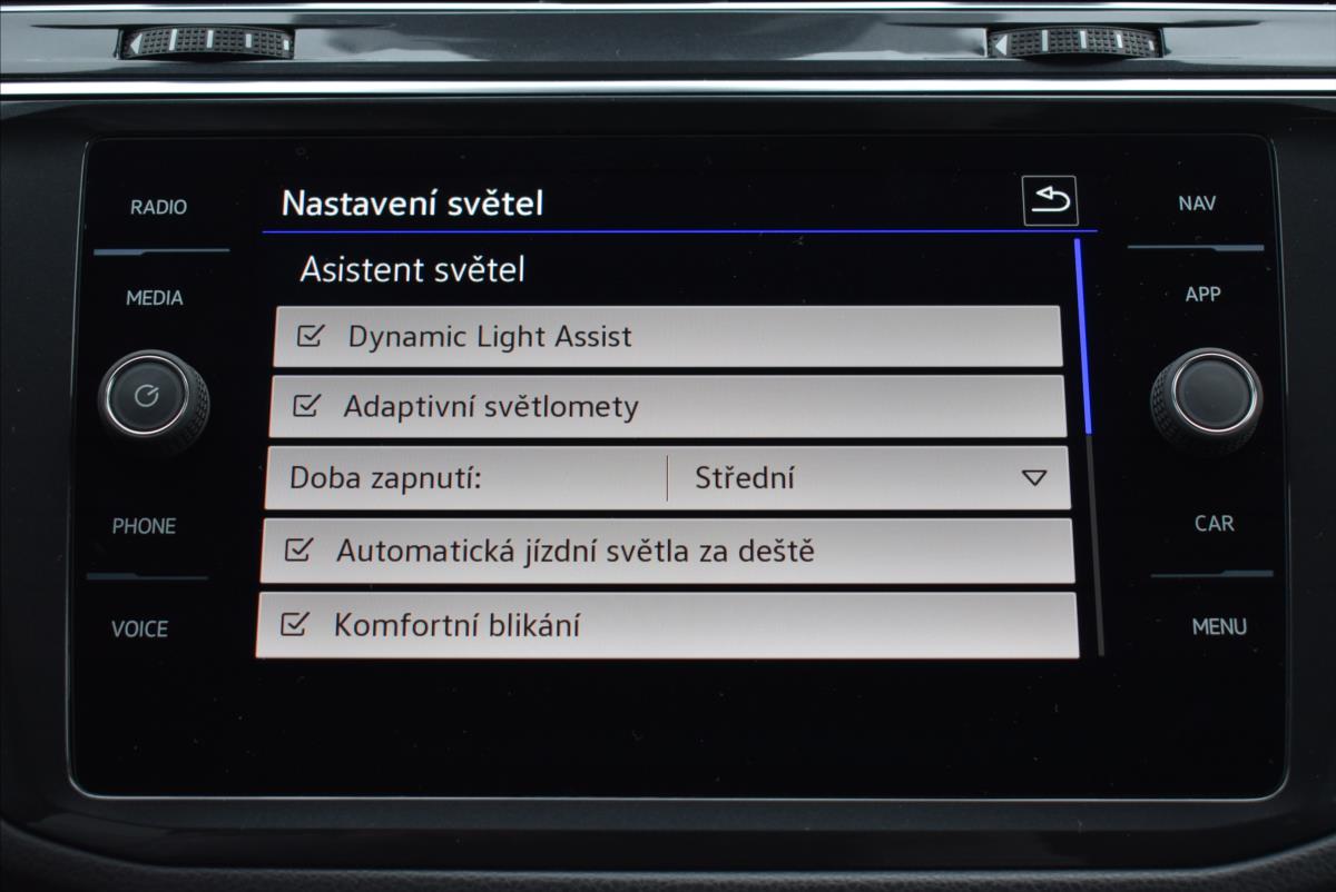 Volkswagen Tiguan 2,0 TSi  DSG 4x4 R 235kW LED Assist - 33