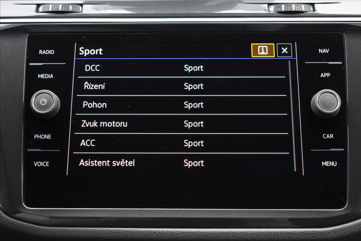 Volkswagen Tiguan 2,0 TSi  DSG 4x4 R 235kW LED Assist - 38