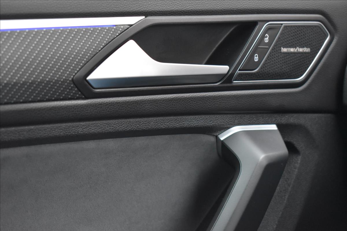 Volkswagen Tiguan 2,0 TSi  DSG 4x4 R 235kW LED Assist - 46