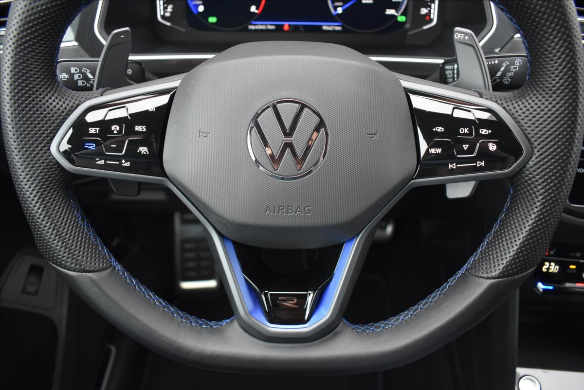 Volkswagen Tiguan 2,0 TSi  DSG 4x4 R 235kW LED Assist - 47
