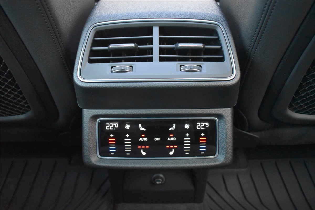Audi e-tron 55  300KW Advanced Panorama - 17
