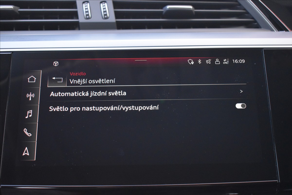 Audi e-tron 55  300KW Advanced Panorama - 33