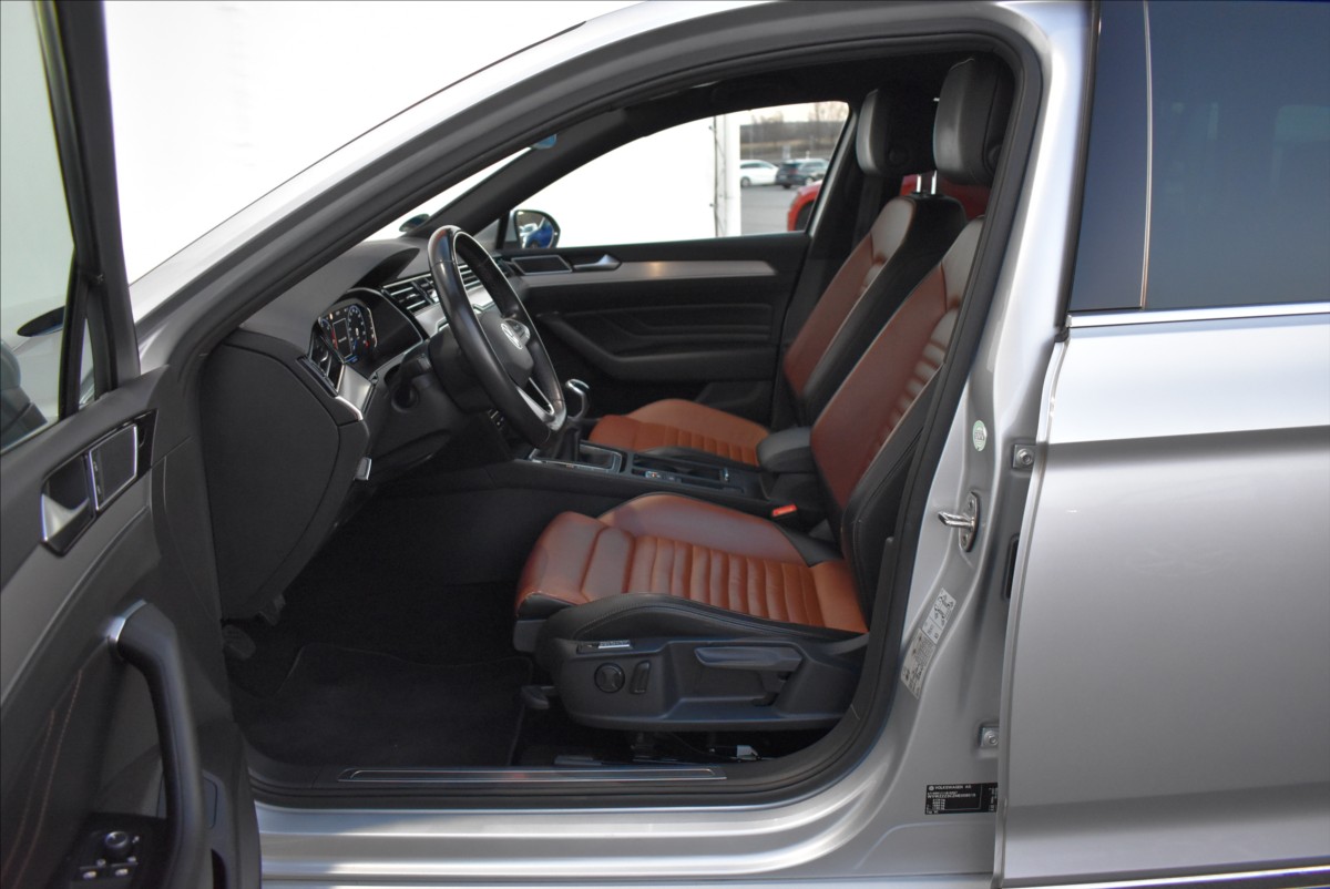 Volkswagen Passat 2,0 TDi  110kW Elegance Matrix Virtual - 20