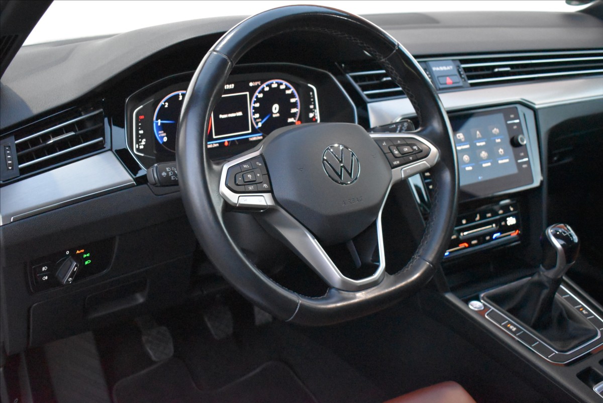 Volkswagen Passat 2,0 TDi  110kW Elegance Matrix Virtual - 22