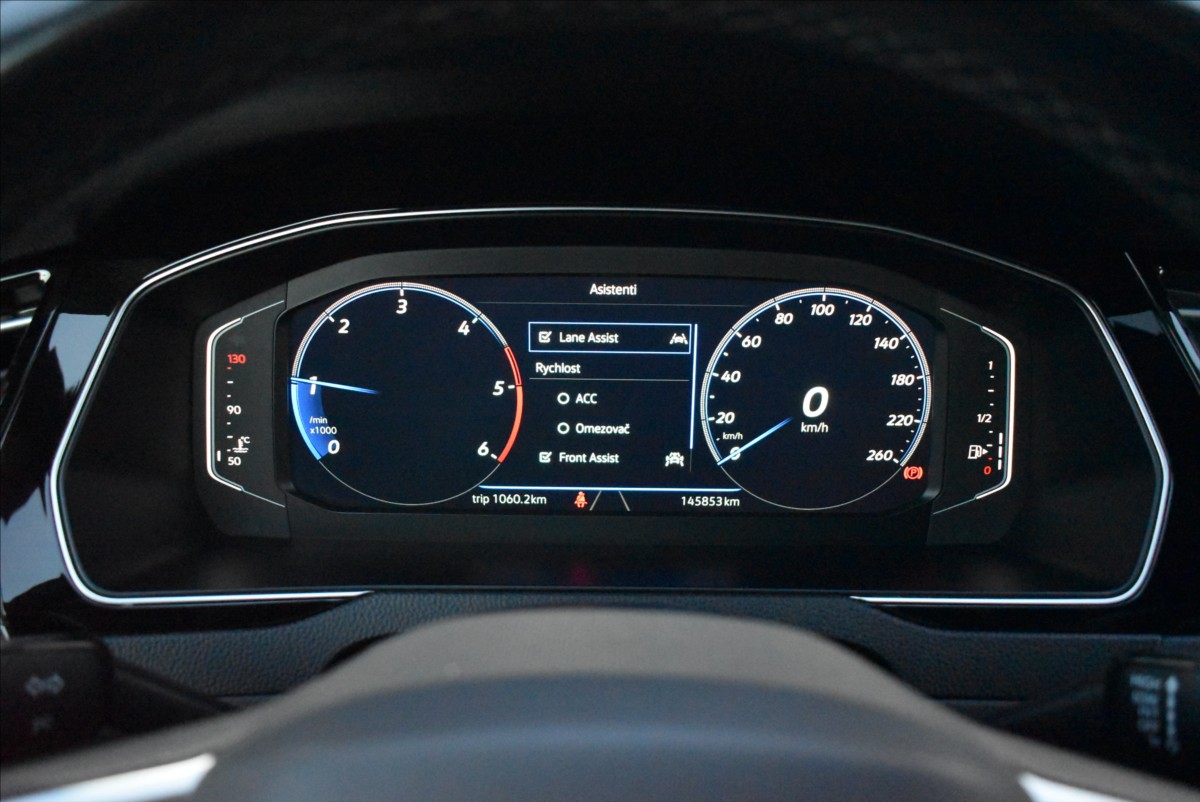 Volkswagen Passat 2,0 TDi  110kW Elegance Matrix Virtual - 24