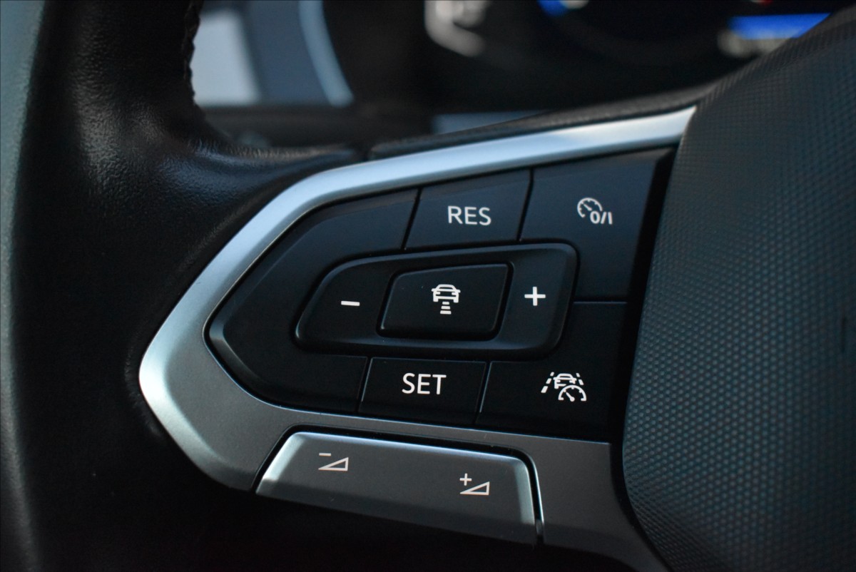 Volkswagen Passat 2,0 TDi  110kW Elegance Matrix Virtual - 26