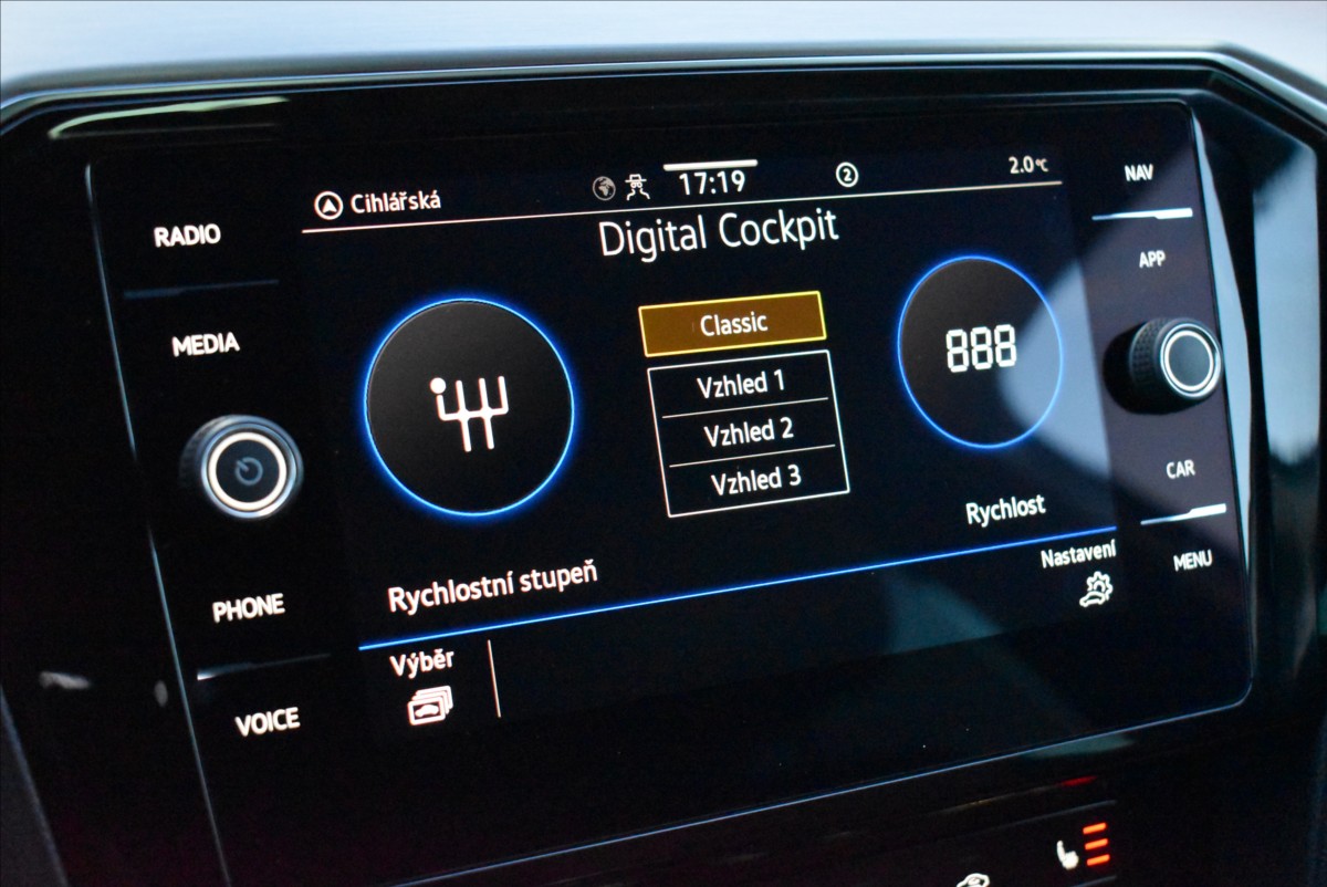 Volkswagen Passat 2,0 TDi  110kW Elegance Matrix Virtual - 30