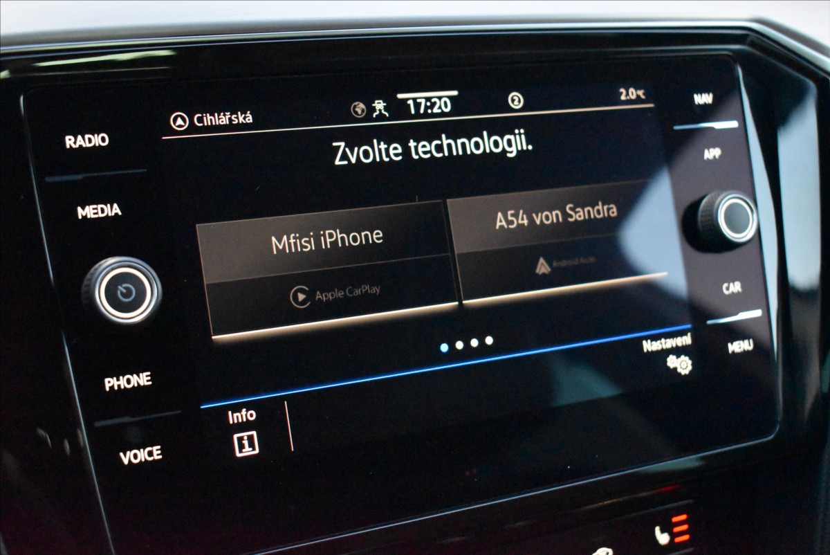Volkswagen Passat 2,0 TDi  110kW Elegance Matrix Virtual - 35