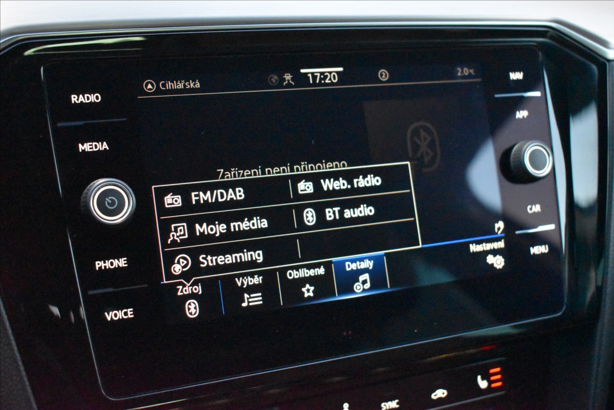Volkswagen Passat 2,0 TDi  110kW Elegance Matrix Virtual - 36