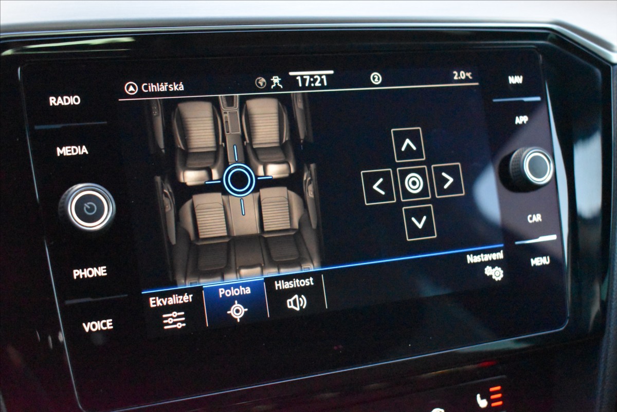 Volkswagen Passat 2,0 TDi  110kW Elegance Matrix Virtual - 43