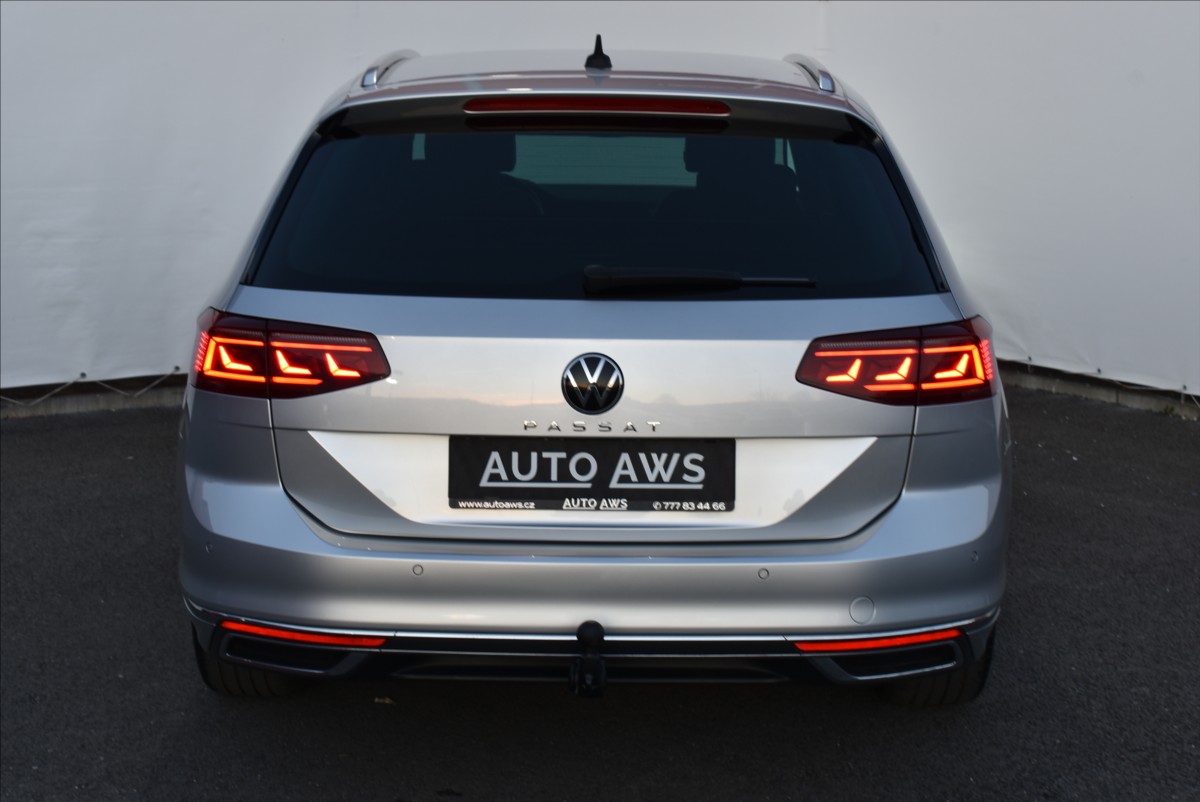 Volkswagen Passat 2,0 TDi  110kW Elegance Matrix Virtual - 6