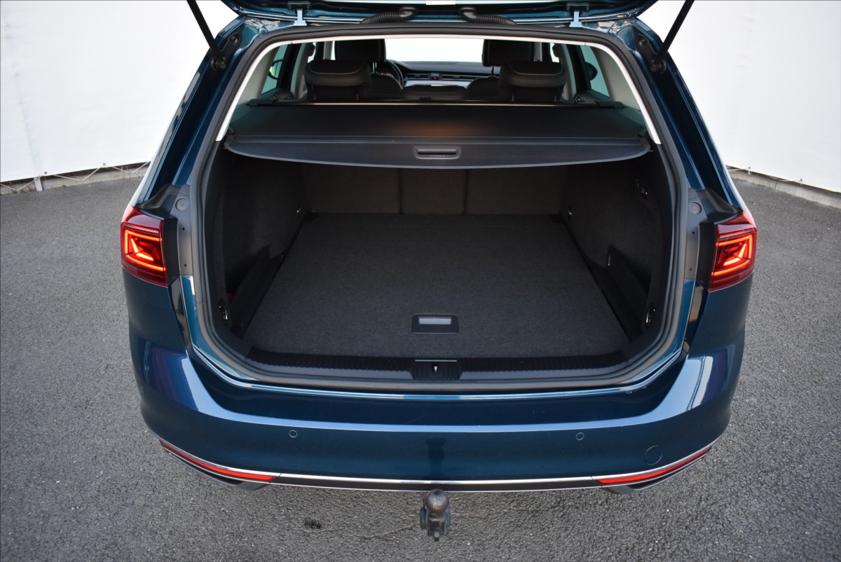 Volkswagen Passat 2,0 TDi  DSG Elegance Matrix Virtual - 9
