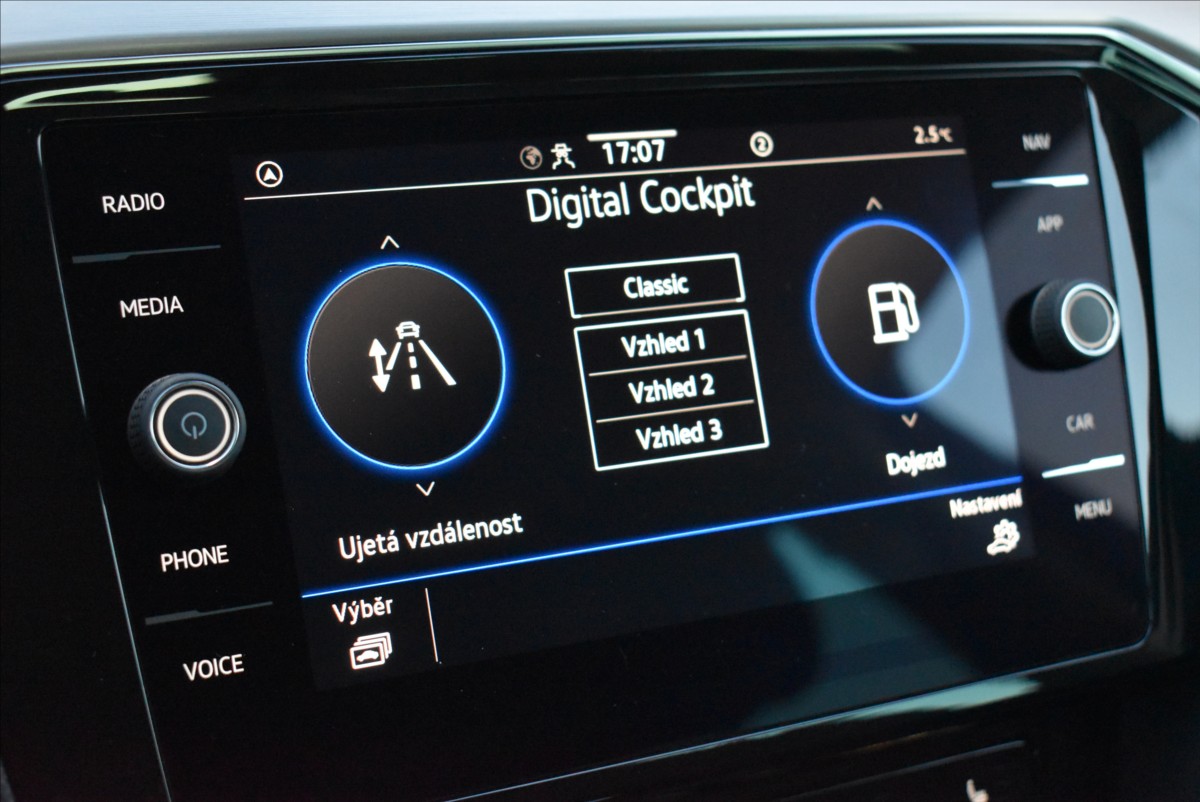 Volkswagen Passat 2,0 TDi  DSG Elegance Matrix Virtual - 29