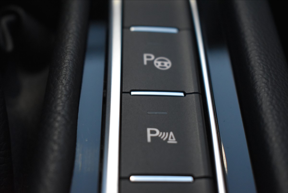 Volkswagen Passat 2,0 TDi  DSG Elegance Matrix Virtual - 45