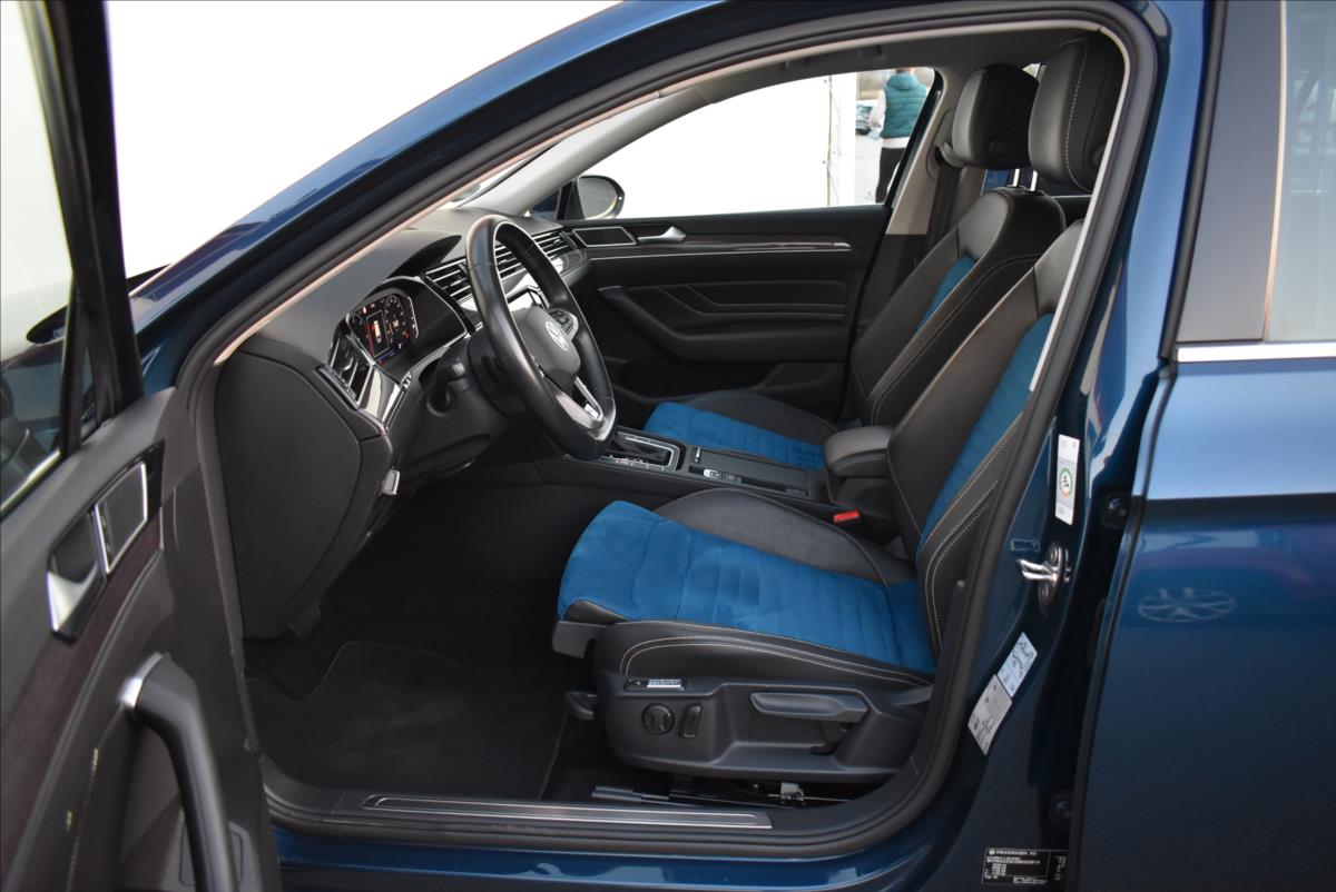 Volkswagen Passat 2,0 TDi  DSG R-Line LED Matrix Virtual - 19