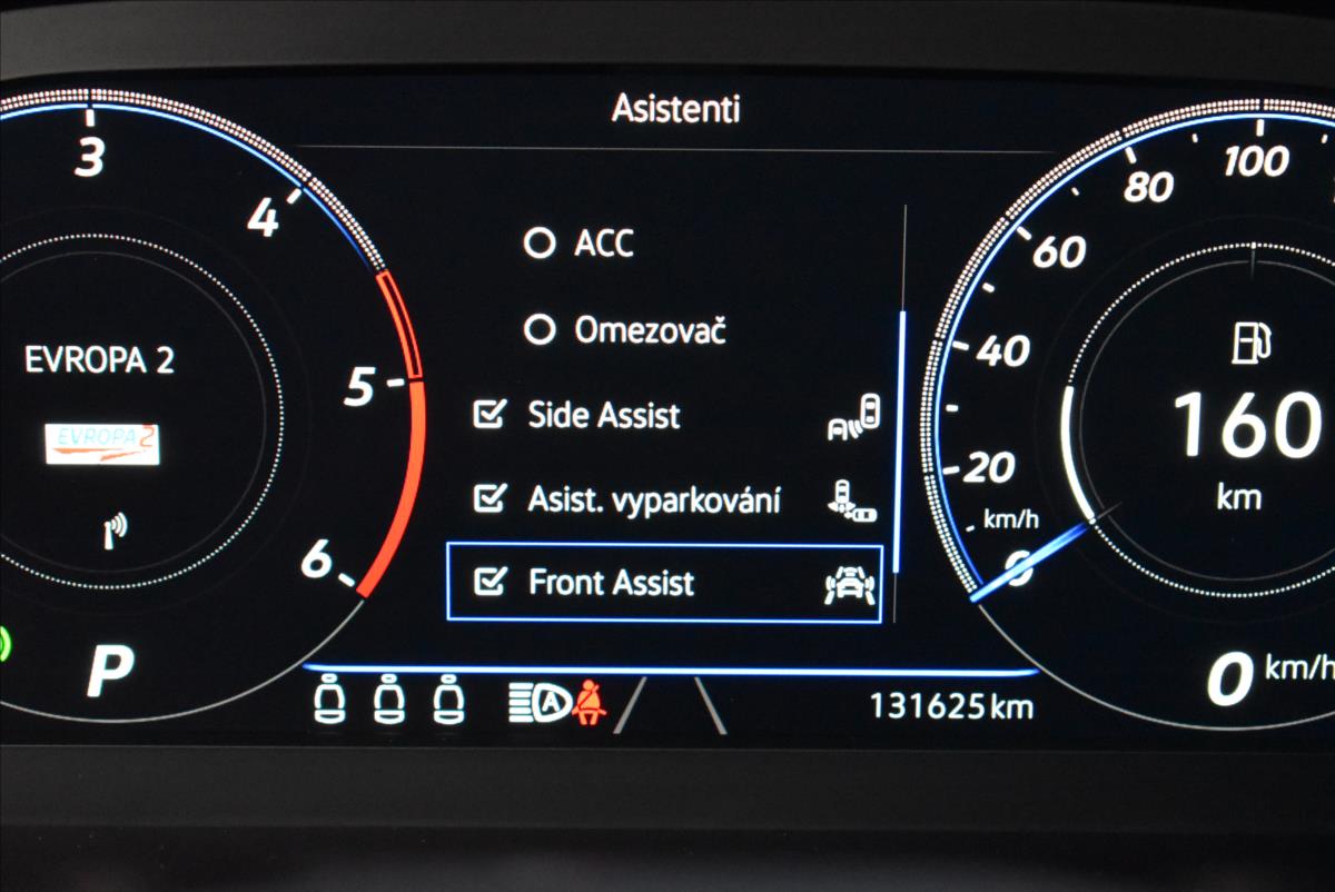 Volkswagen Passat 2,0 TDi  DSG R-Line LED Matrix Virtual - 25