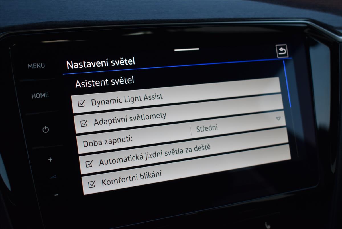 Volkswagen Passat 2,0 TDi  DSG R-Line LED Matrix Virtual - 35
