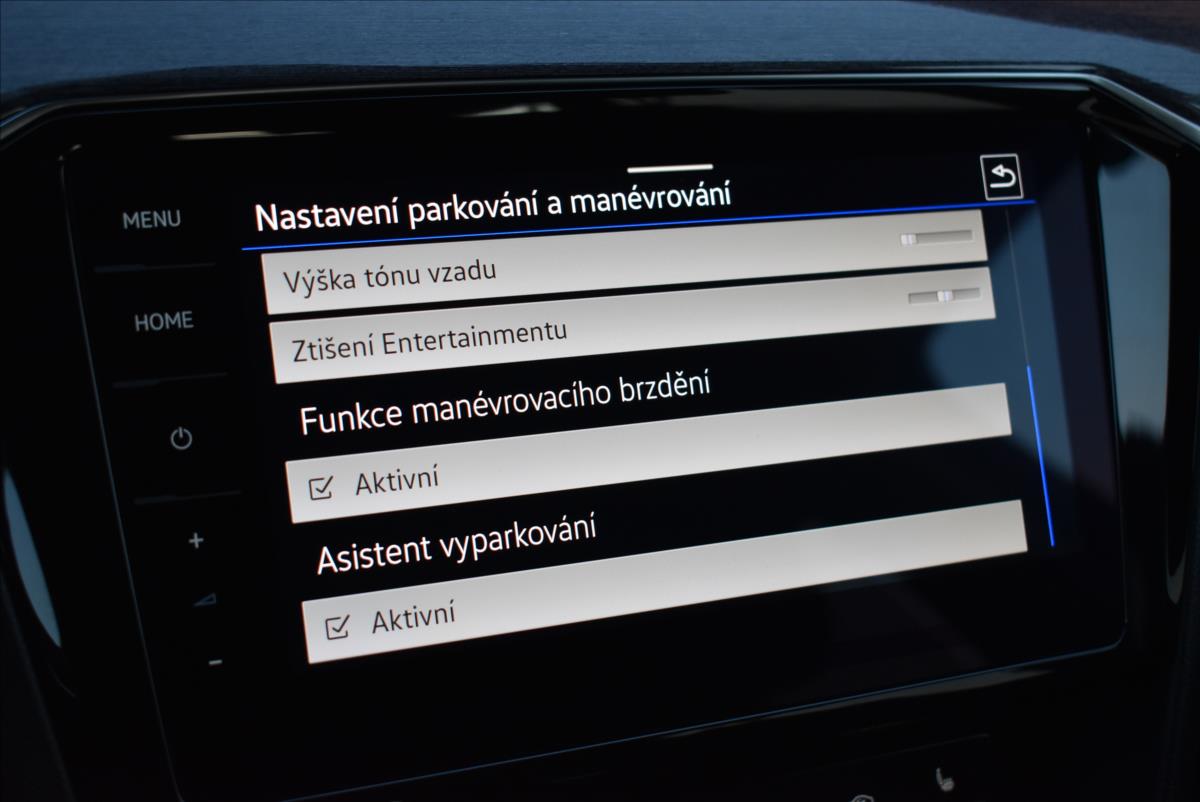 Volkswagen Passat 2,0 TDi  DSG R-Line LED Matrix Virtual - 37