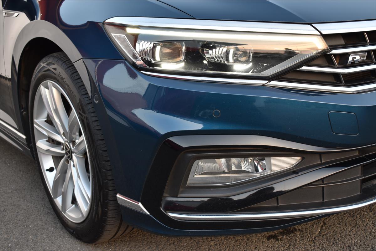 Volkswagen Passat 2,0 TDi  DSG R-Line LED Matrix Virtual - 2