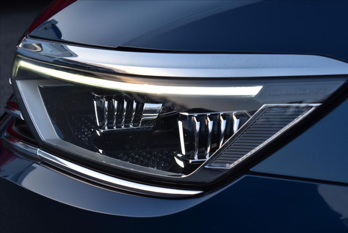 Volkswagen Passat 2,0 TDi  DSG R-Line LED Matrix Virtual - 3