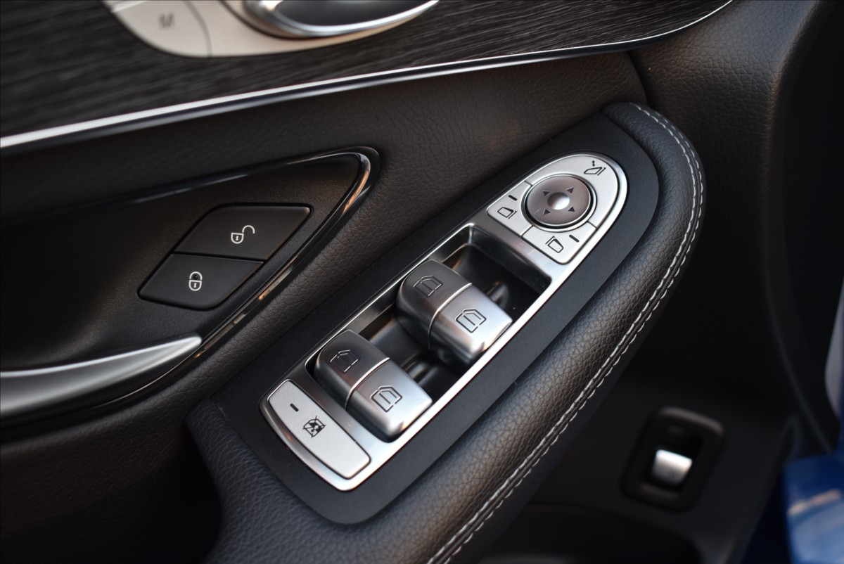 Mercedes-Benz GLC 2,0 300  de AMG 4Matic Assist LED - 19