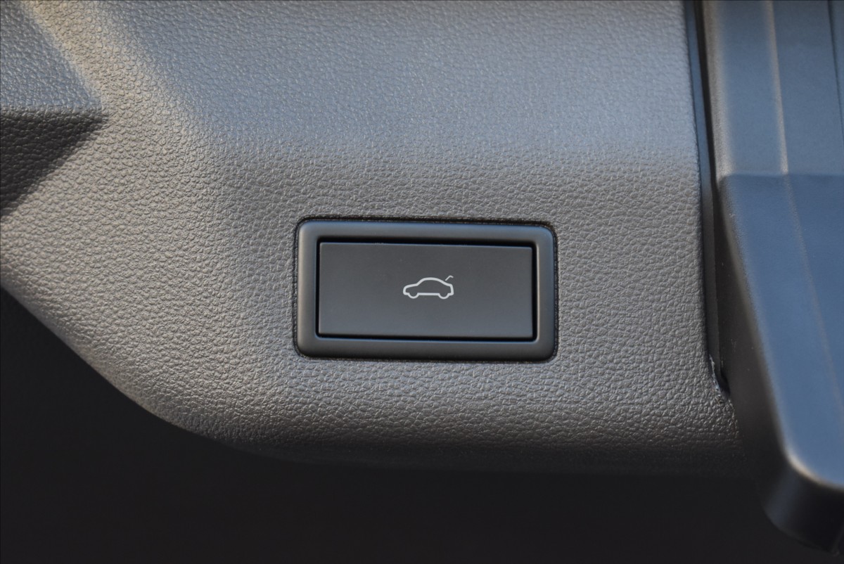 Volkswagen Multivan 2,0 TDi  DSG Edition IQ Drive Virtual - 9