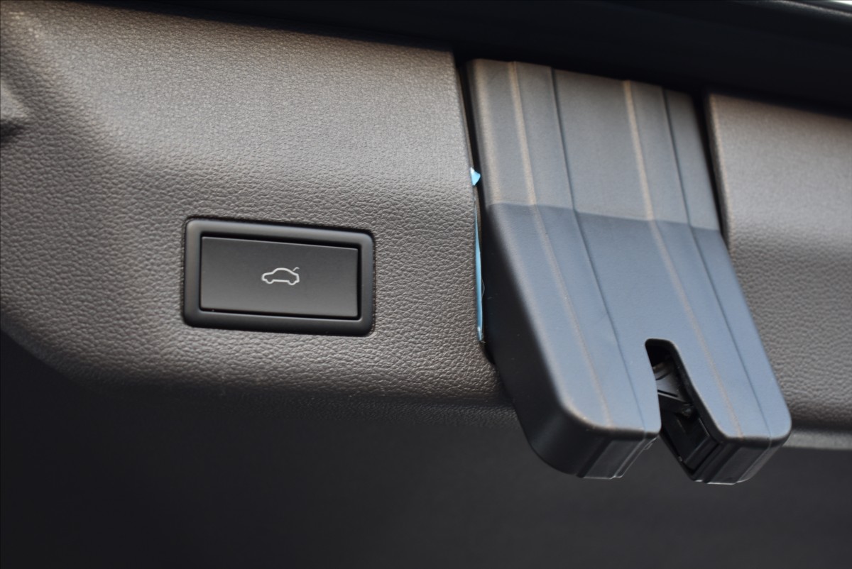 Volkswagen Multivan 2,0 TDi  DSG Long Edition LED Assist - 11