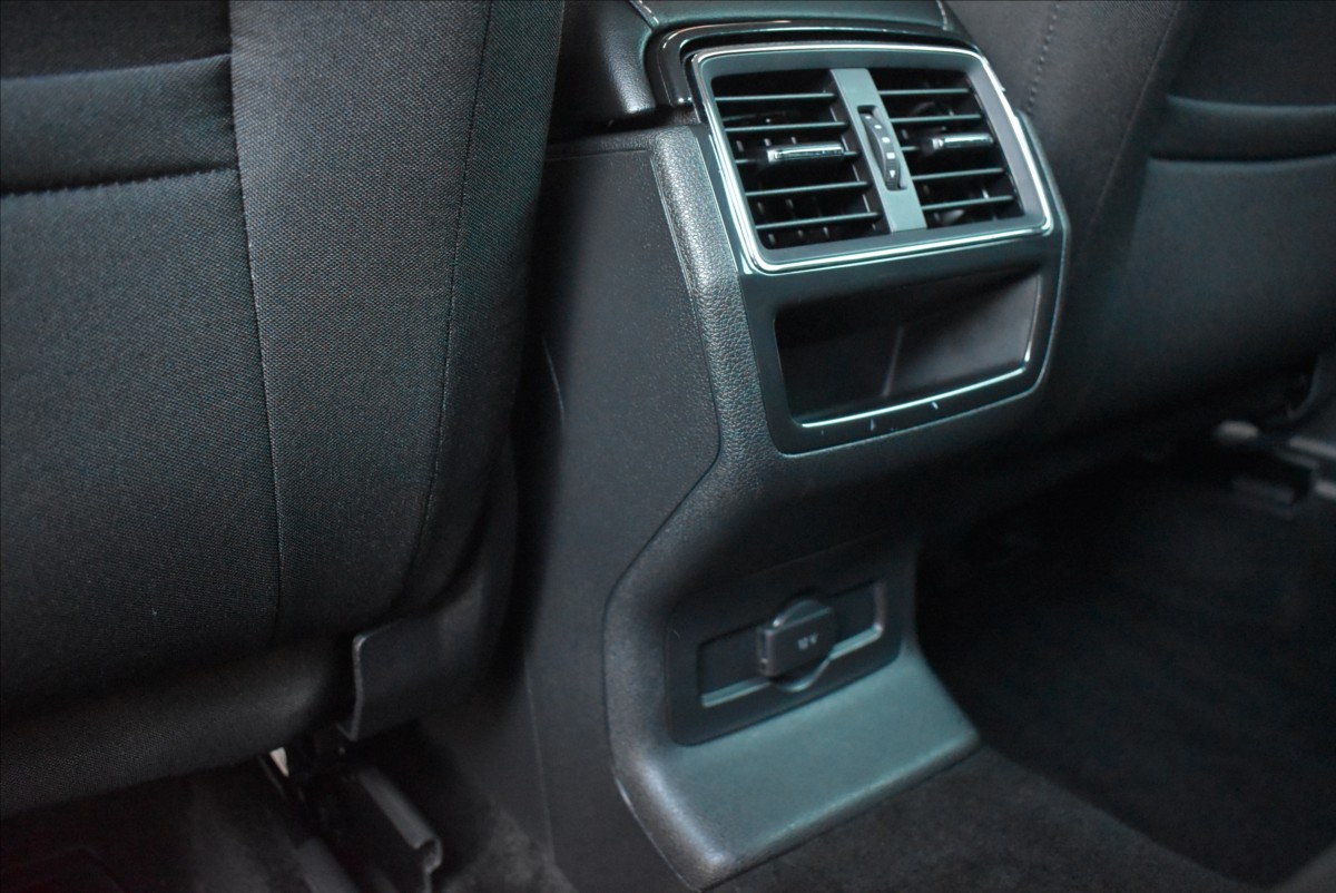 Škoda Karoq 1,5 TSi  110kW Style Columbus Kamera - 12