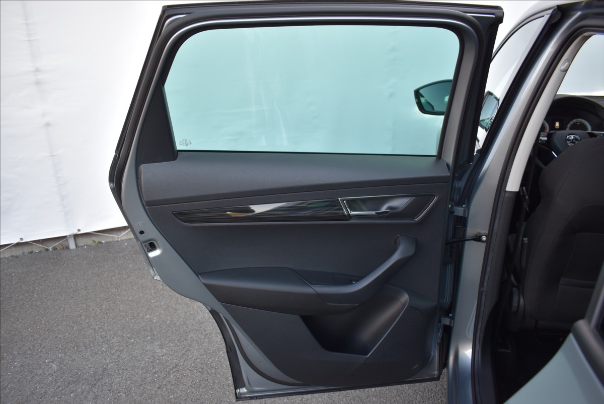 Škoda Karoq 1,5 TSi  110kW Style Columbus Kamera - 13