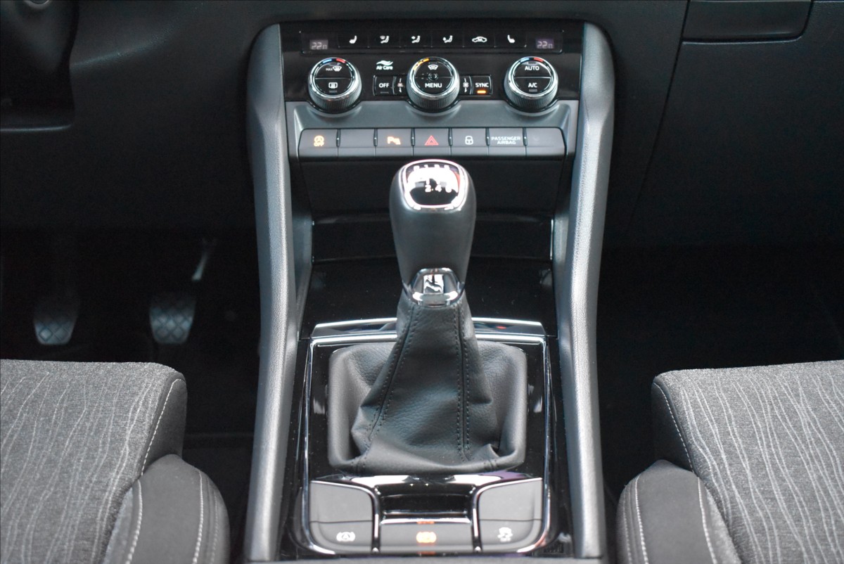 Škoda Karoq 1,5 TSi  110kW Style Columbus Kamera - 15