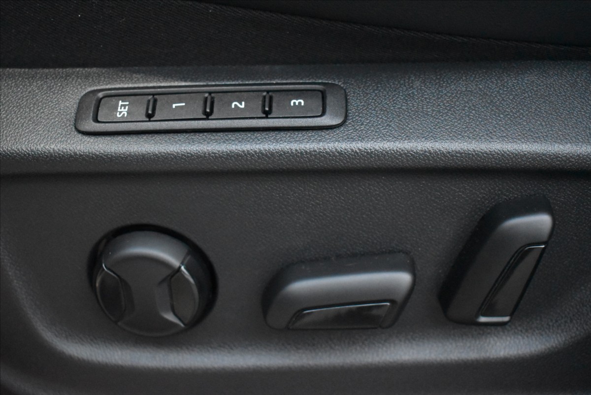 Škoda Kodiaq 2,0 TDi  DSG 4x4 L&K Virtual Assist - 24