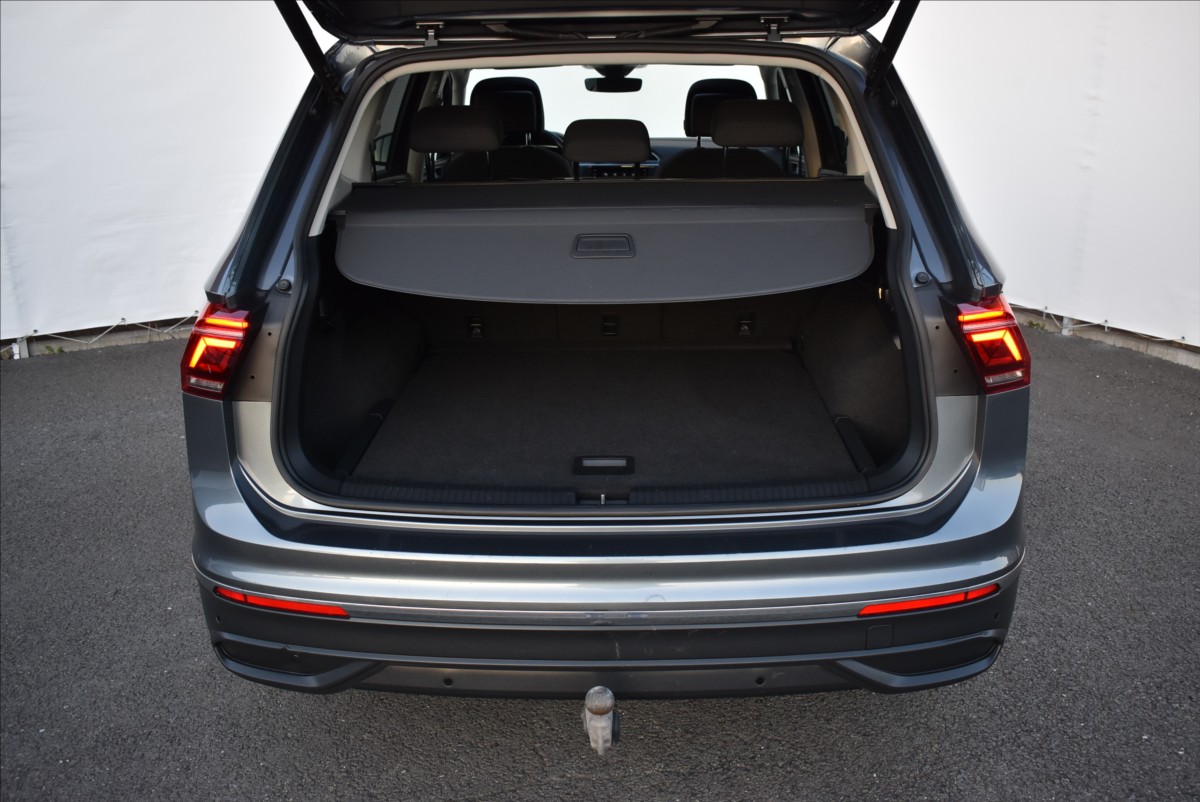 Volkswagen Tiguan Allspace 1,5 TSi  DSG Life IQ Light ACC Kamera - 12