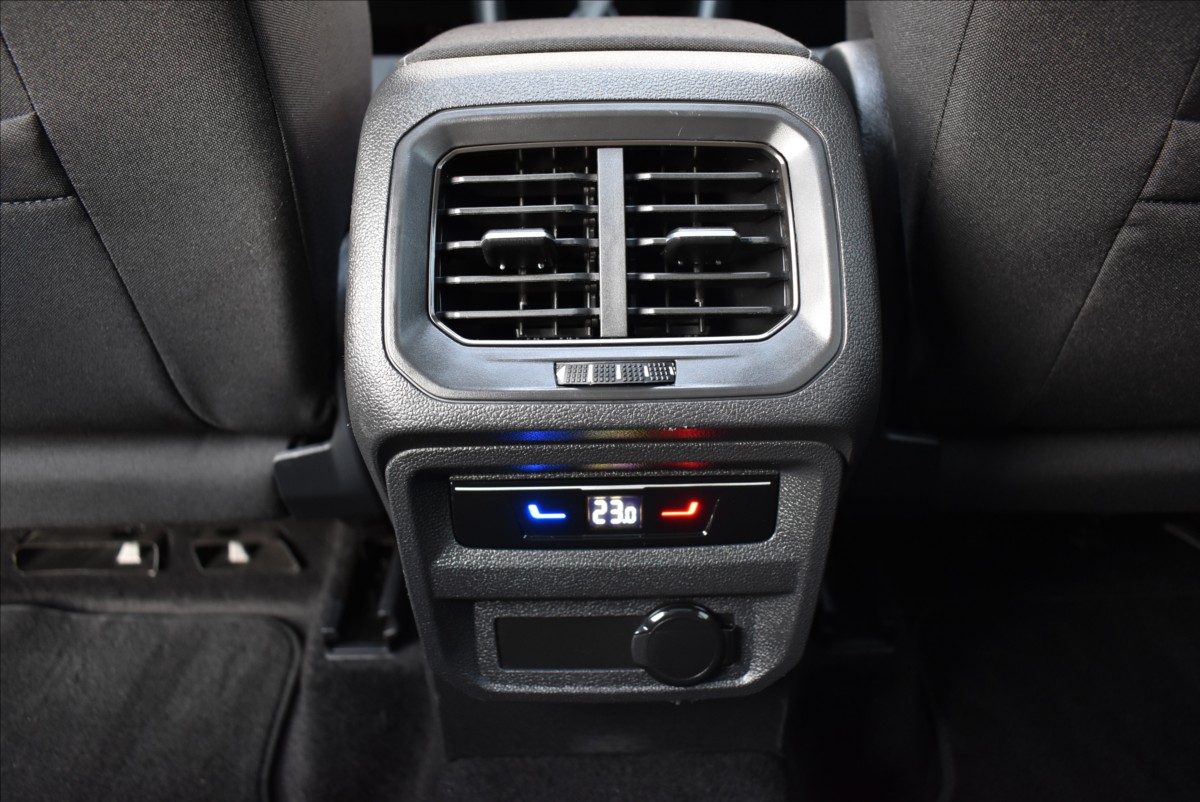 Volkswagen Tiguan Allspace 1,5 TSi  DSG Life IQ Light ACC Kamera - 15