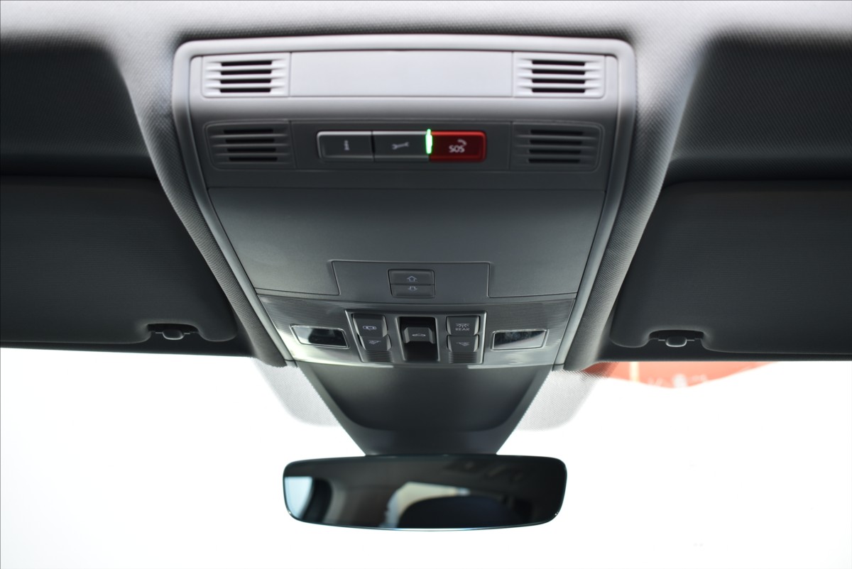Volkswagen Tiguan Allspace 1,5 TSi  DSG Life IQ Light ACC Kamera - 17