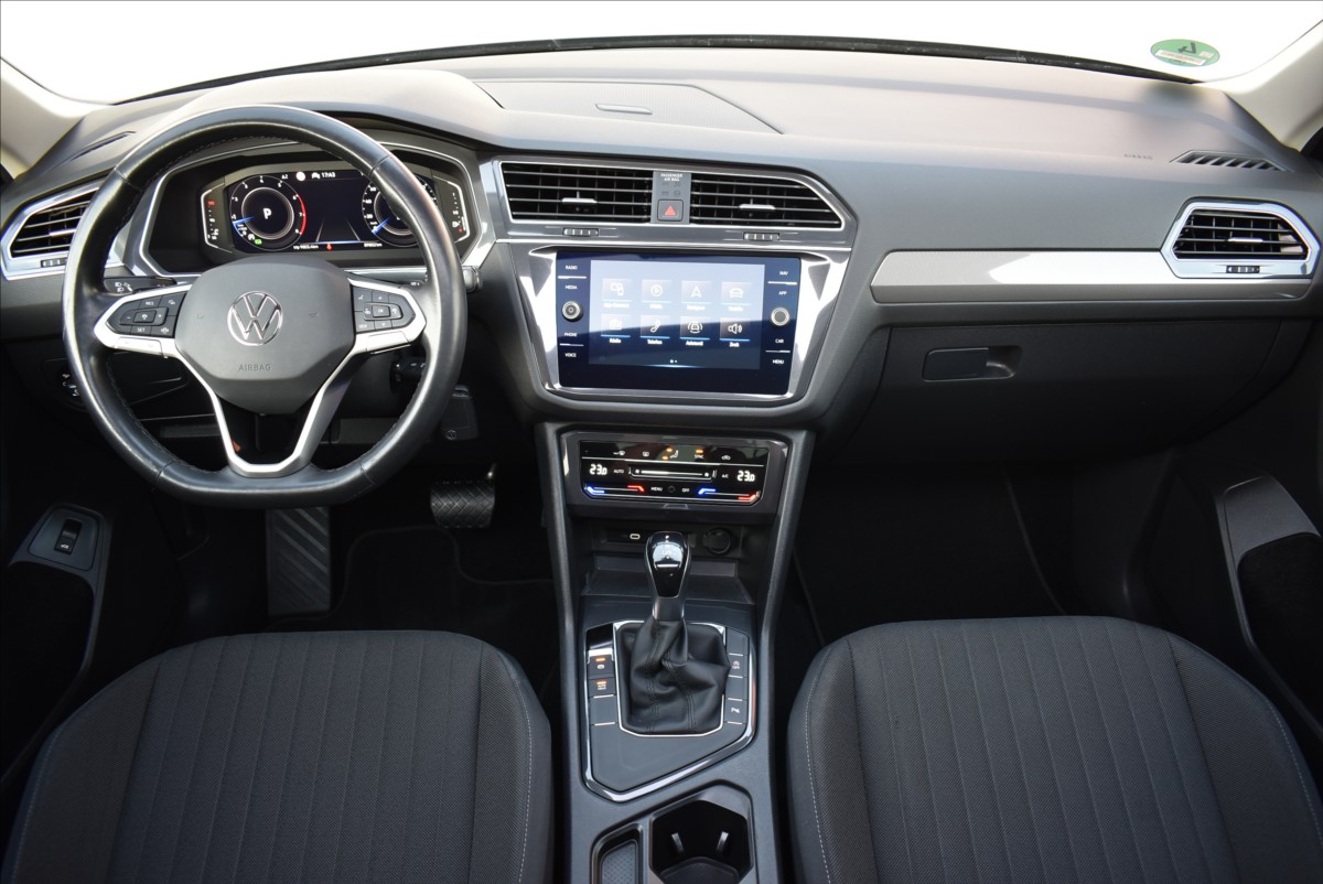 Volkswagen Tiguan Allspace 1,5 TSi  DSG Life IQ Light ACC Kamera - 18