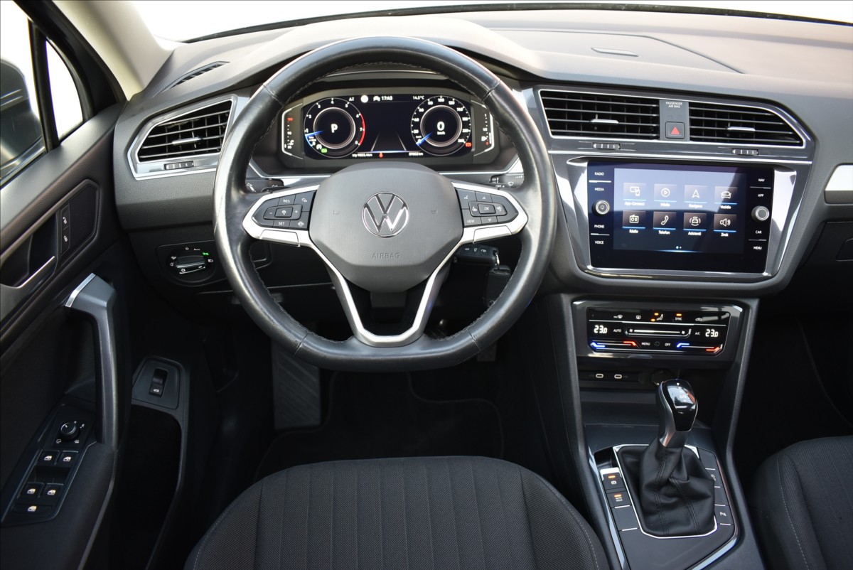 Volkswagen Tiguan Allspace 1,5 TSi  DSG Life IQ Light ACC Kamera - 19
