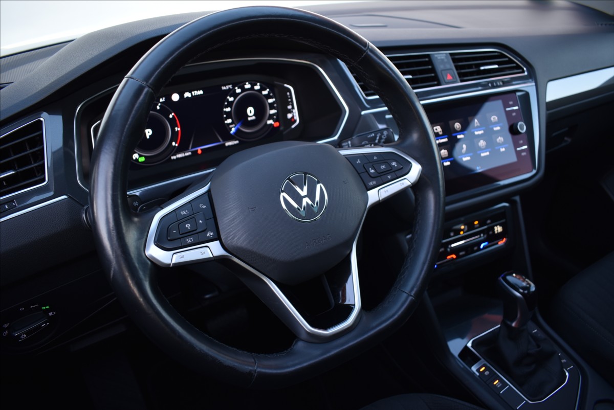 Volkswagen Tiguan Allspace 1,5 TSi  DSG Life IQ Light ACC Kamera - 24