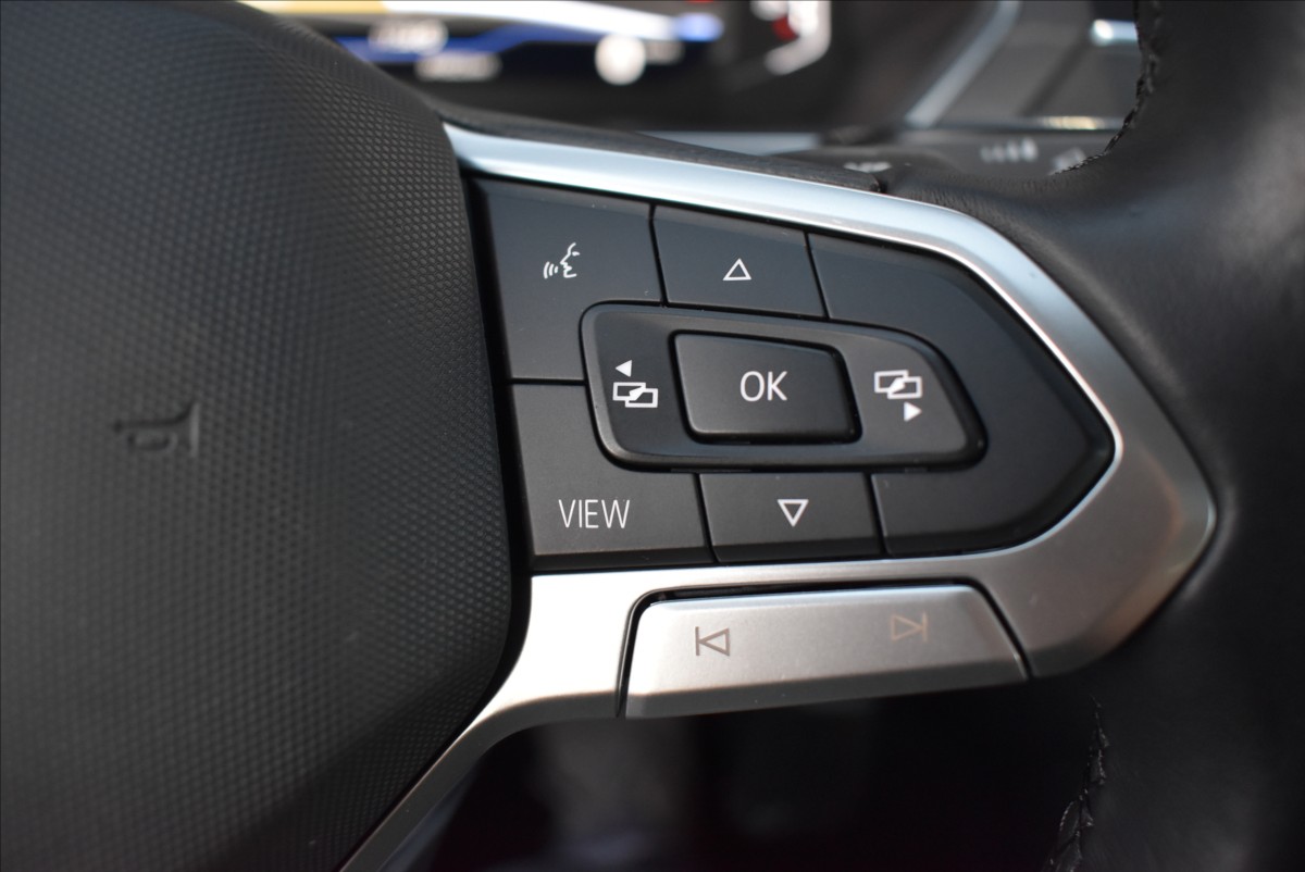 Volkswagen Tiguan Allspace 1,5 TSi  DSG Life IQ Light ACC Kamera - 44