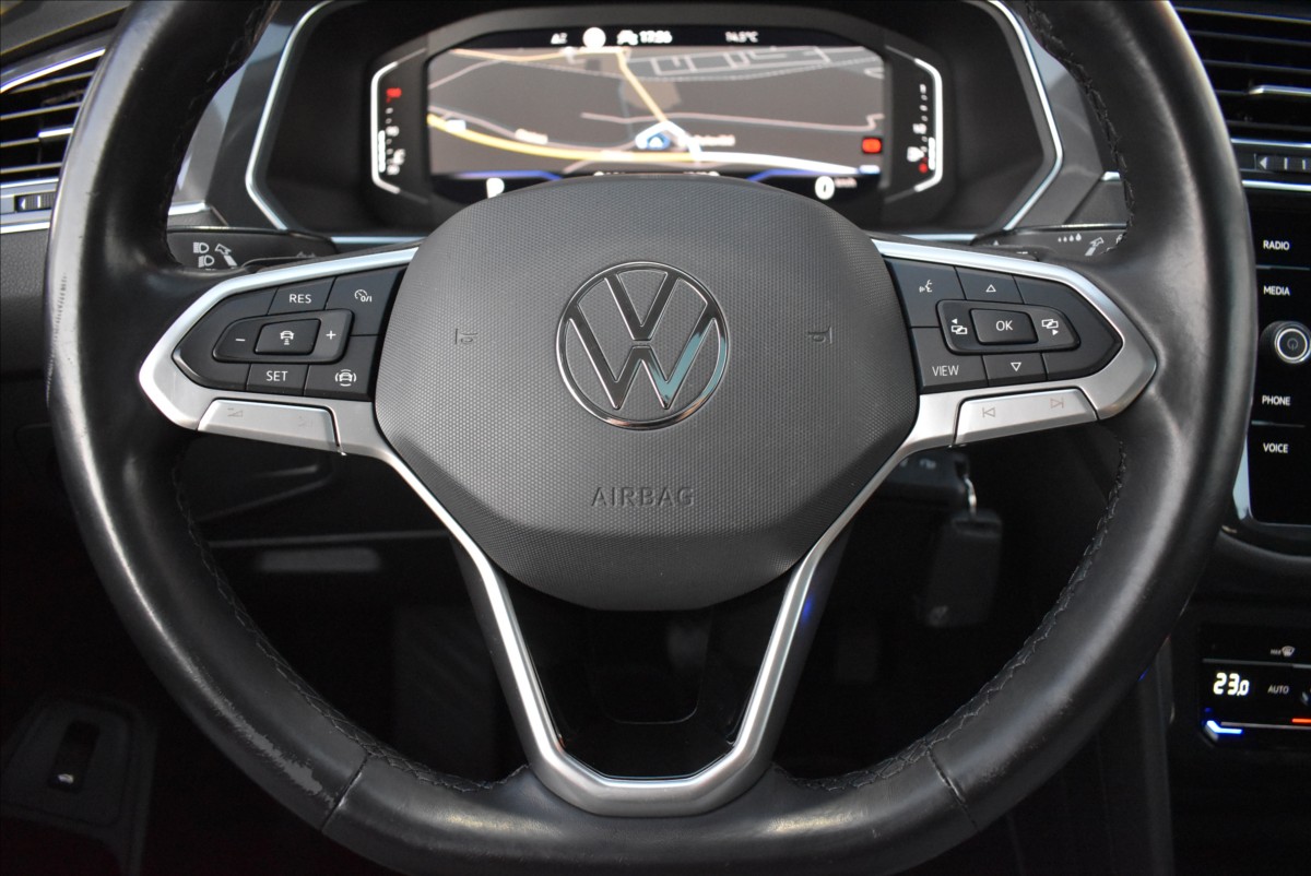 Volkswagen Tiguan Allspace 1,5 TSi  DSG Life IQ Light ACC Kamera - 45