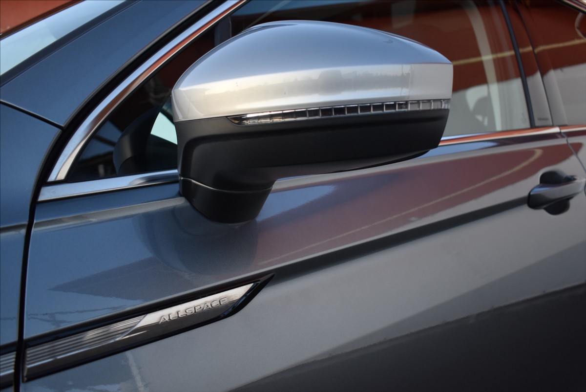 Volkswagen Tiguan Allspace 1,5 TSi  DSG Life IQ Light ACC Kamera - 6
