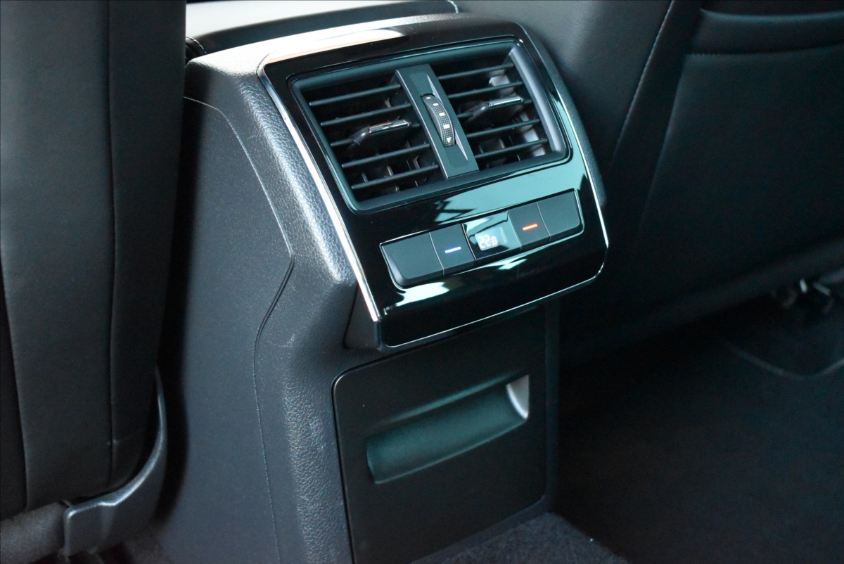 Škoda Superb 2,0 TDi  Sportline LED Virtual Kessy - 15
