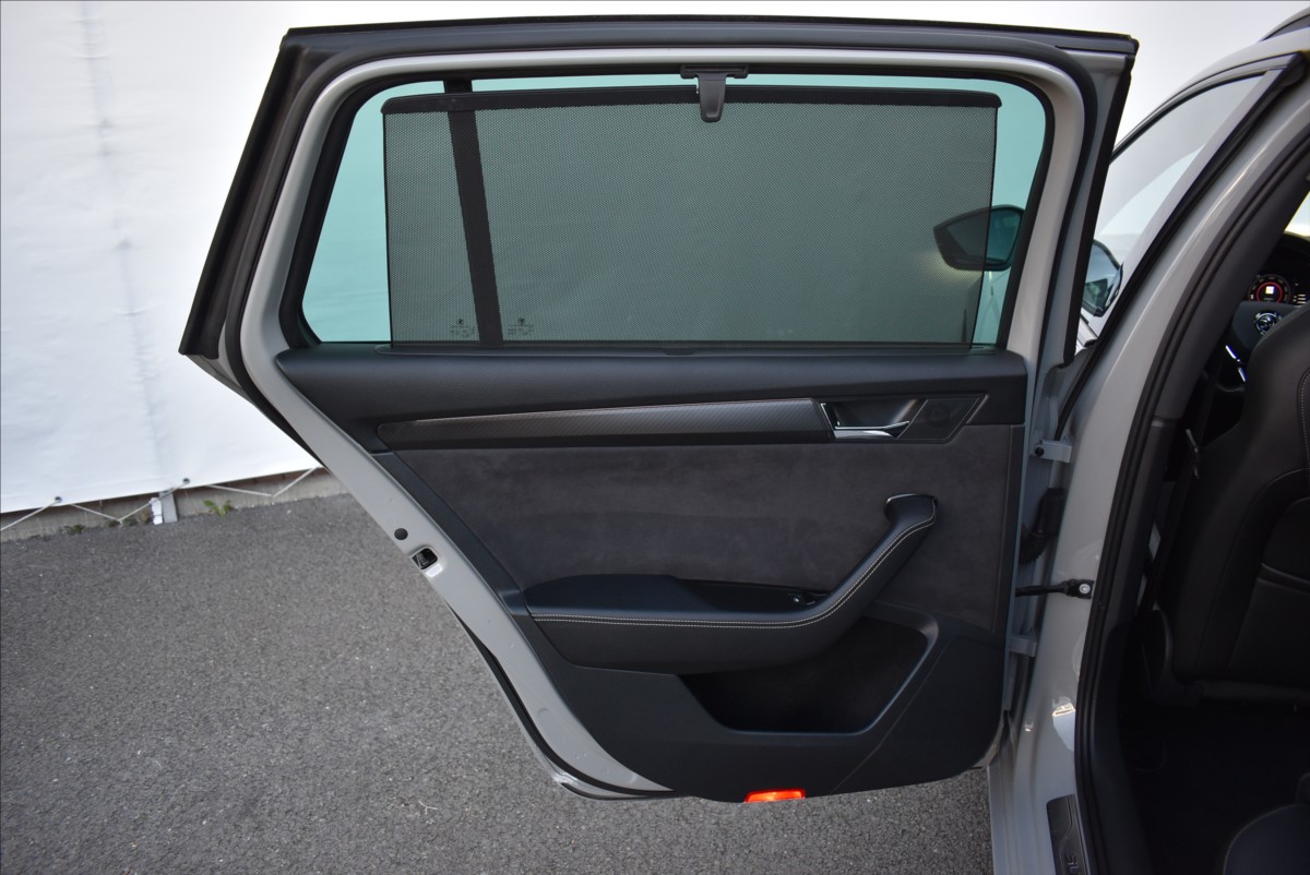 Škoda Superb 2,0 TDi  Sportline LED Virtual Kessy - 16
