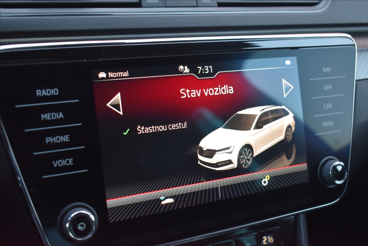 Škoda Superb 2,0 TDi  Sportline LED Virtual Kessy - 32