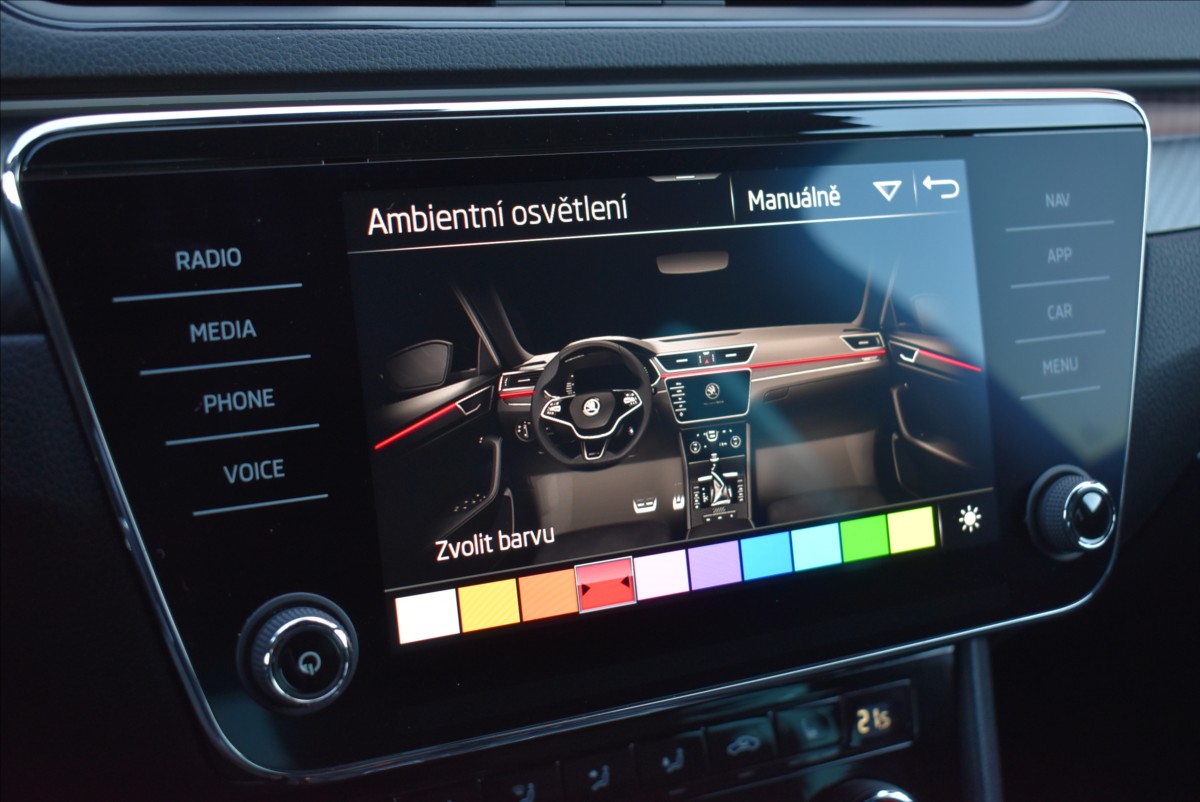 Škoda Superb 2,0 TDi  Sportline LED Virtual Kessy - 37