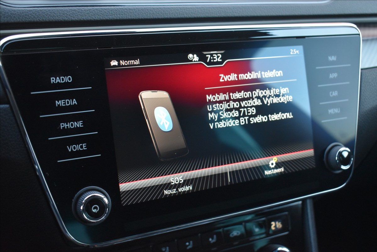 Škoda Superb 2,0 TDi  Sportline LED Virtual Kessy - 40