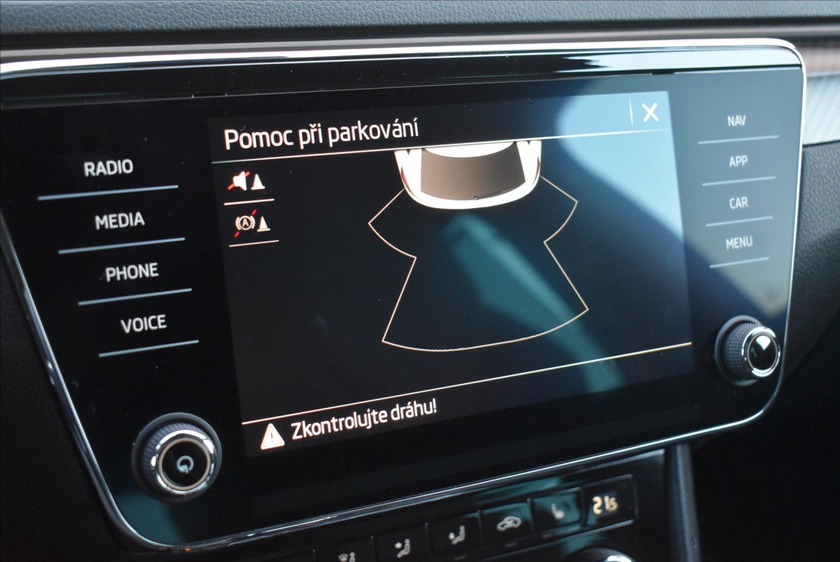 Škoda Superb 2,0 TDi  Sportline LED Virtual Kessy - 46