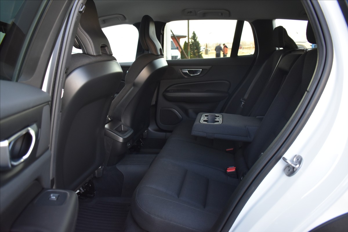 Volvo V60 2,0 B4 AWD  Cross Country LED Kamera - 10