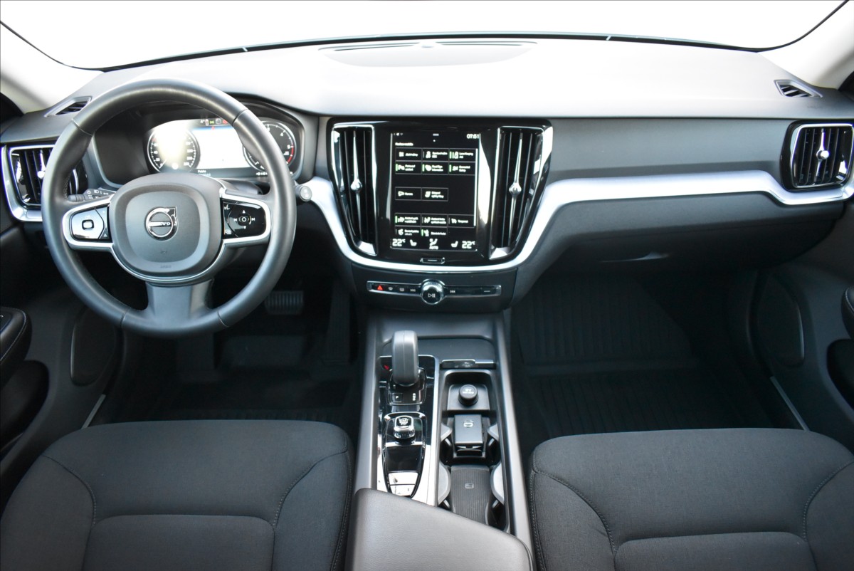 Volvo V60 2,0 B4 AWD  Cross Country LED Kamera - 12