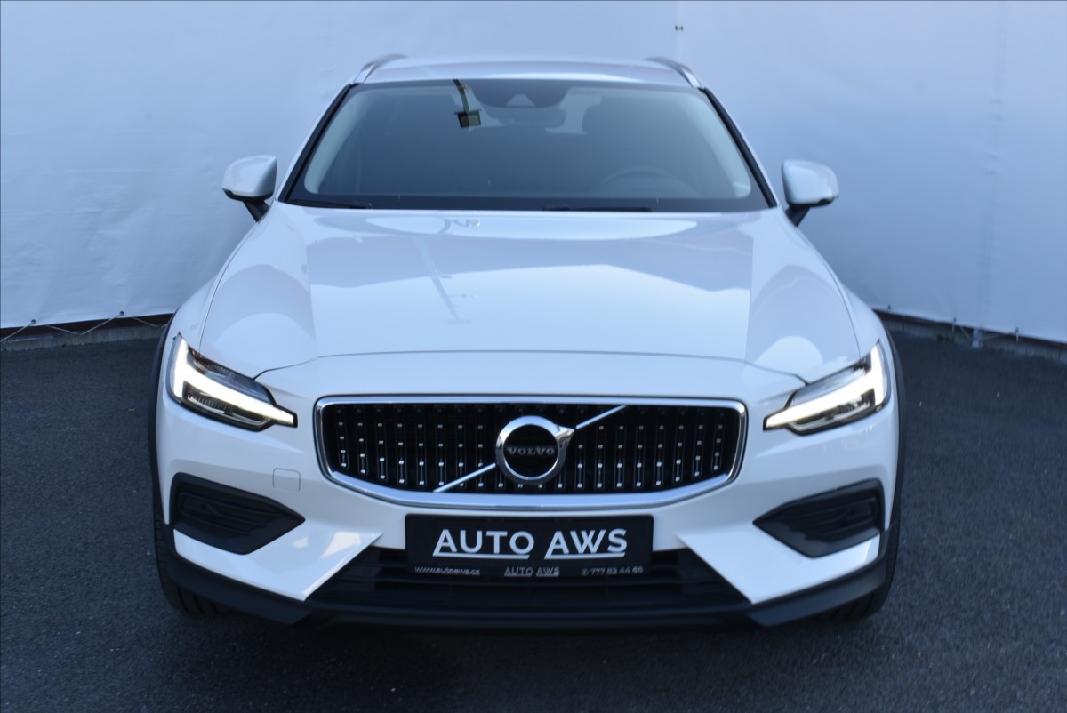 Volvo V60 2,0 B4 AWD  Cross Country LED Kamera - 1